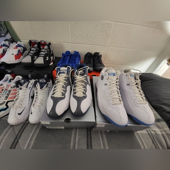 Mens Shoes - Picture 2 of 3